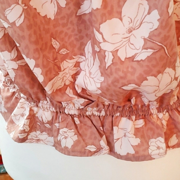 Two Piece Tank Top and Shorts - Picture 3 of 8